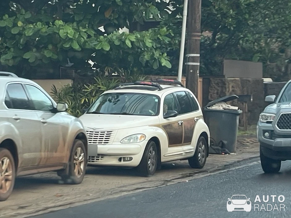 Chrysler PT Cruiser Woodie Package spotted in Haleiwa