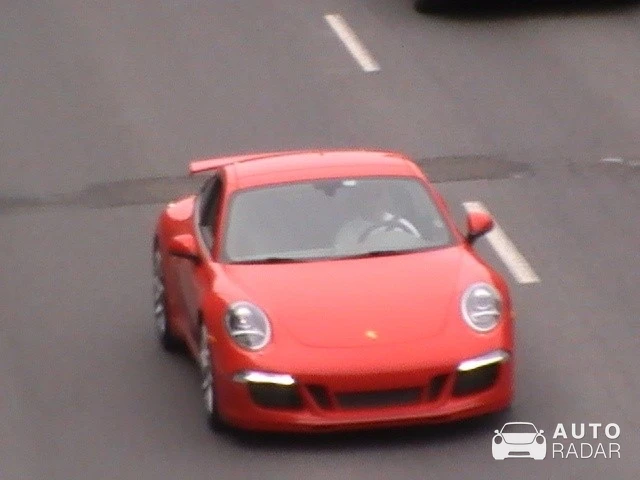 Porsche 991 Carrera 4 GTS MkI spotted in Montréal