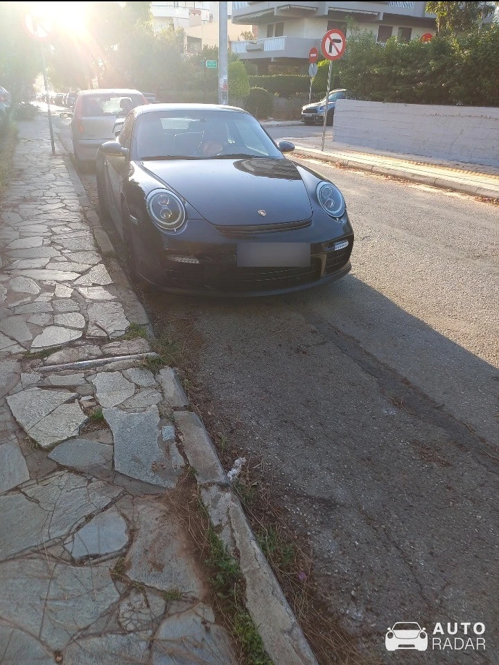 Porsche 911 Carrera 3.0 spotted in Voula, Greece