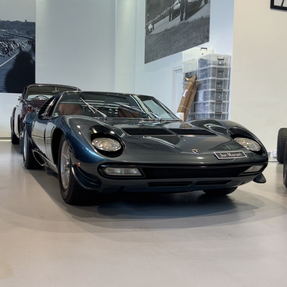 Lamborghini Miura P400 SV