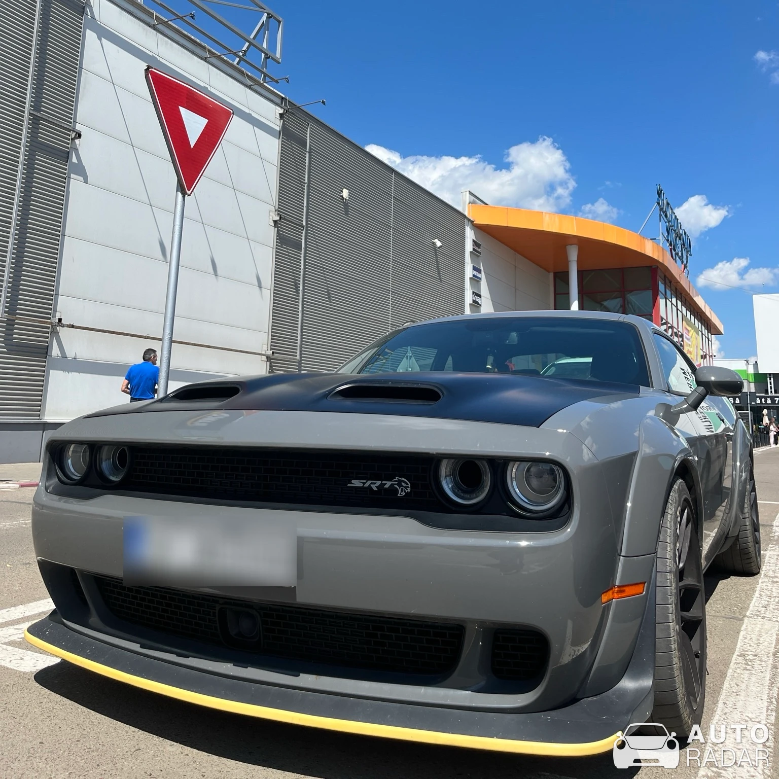 Dodge Challenger SRT Hellcat Widebody spotted in Suceava