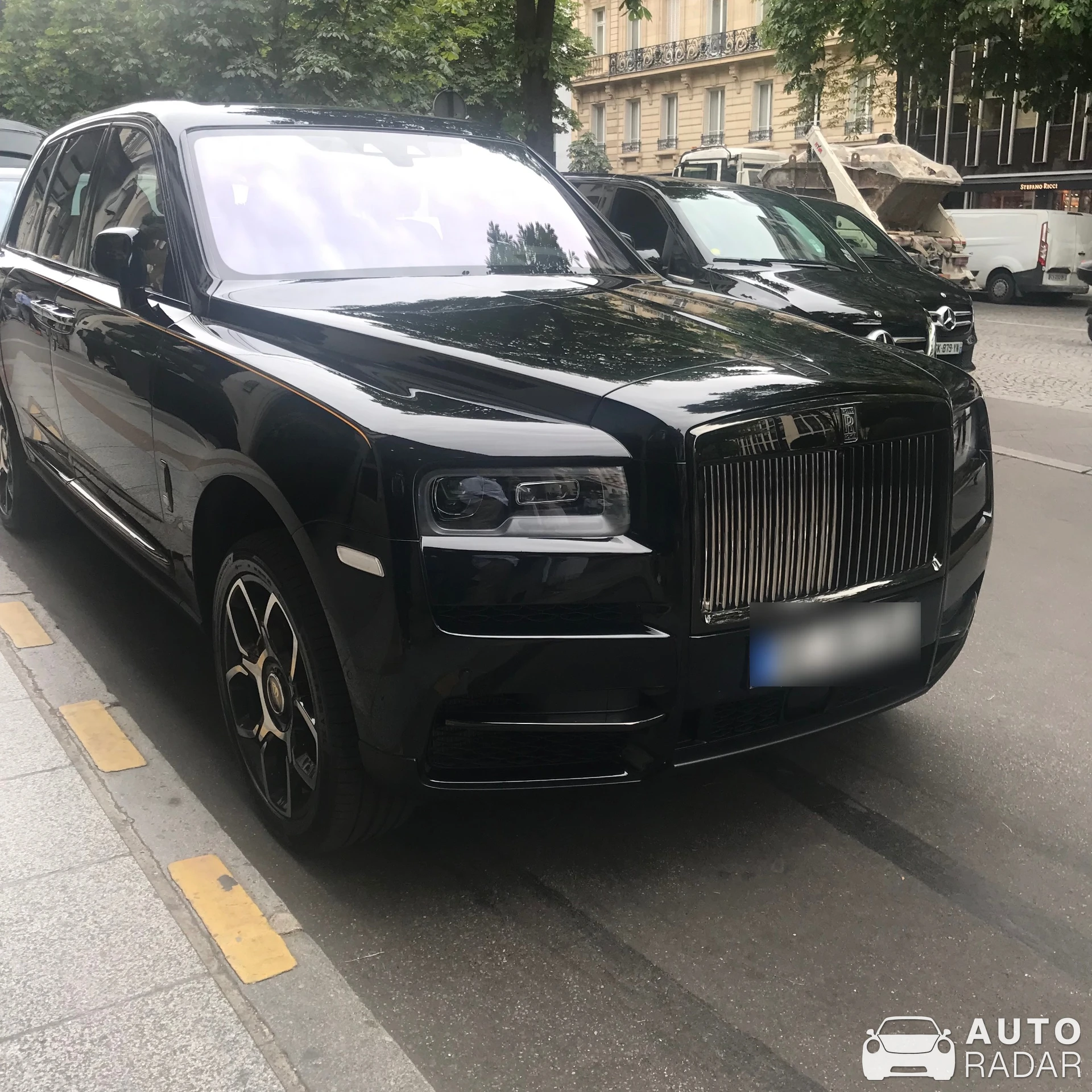Rolls-Royce Cullinan spotted in Paris, France