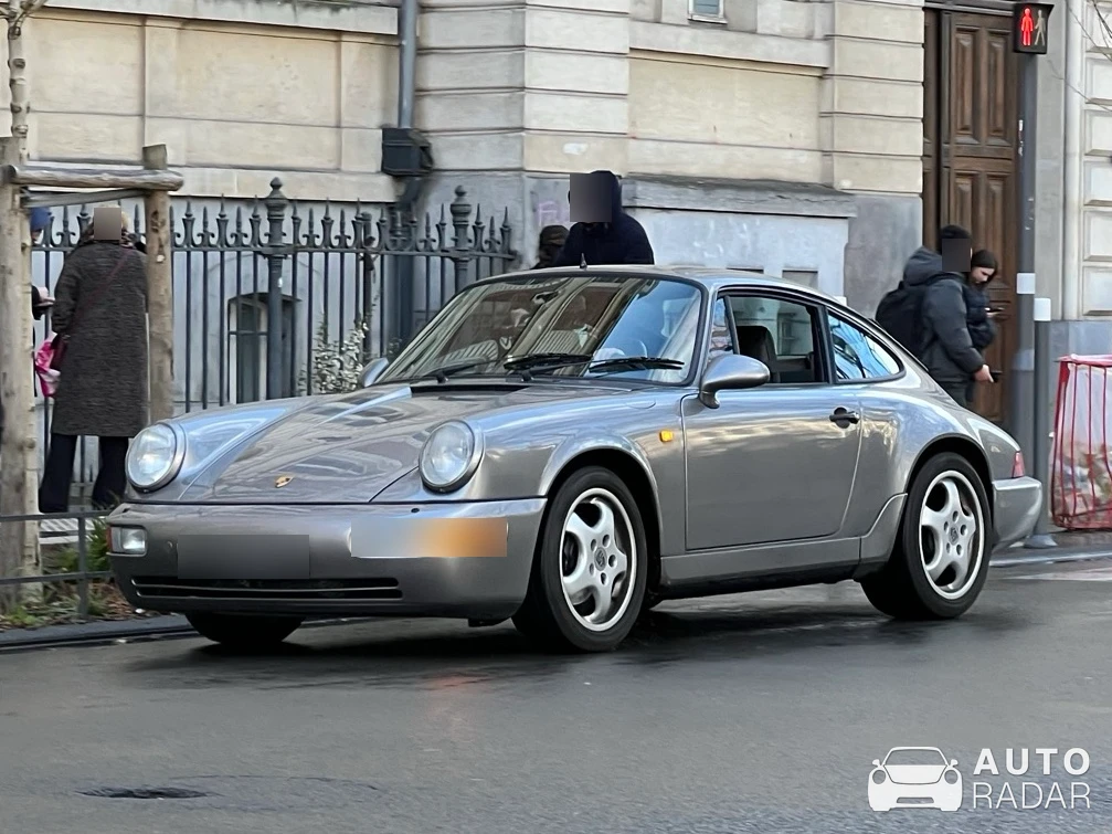 Porsche 964 Carrera 4 Targa spotted in Lille
