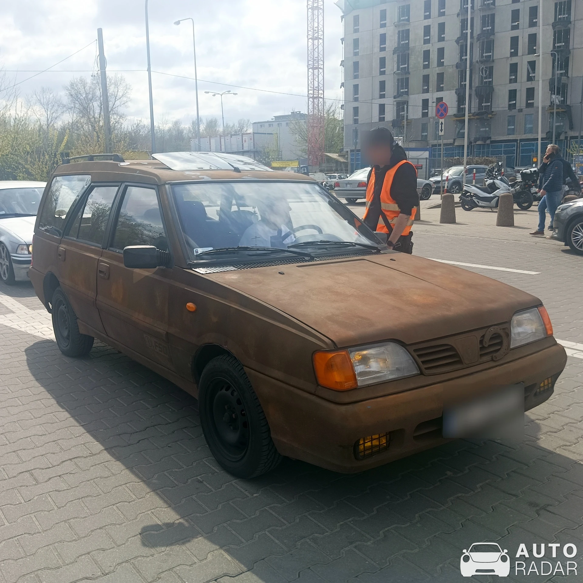 FSO Polonez Kombi spotted in Warszawa
