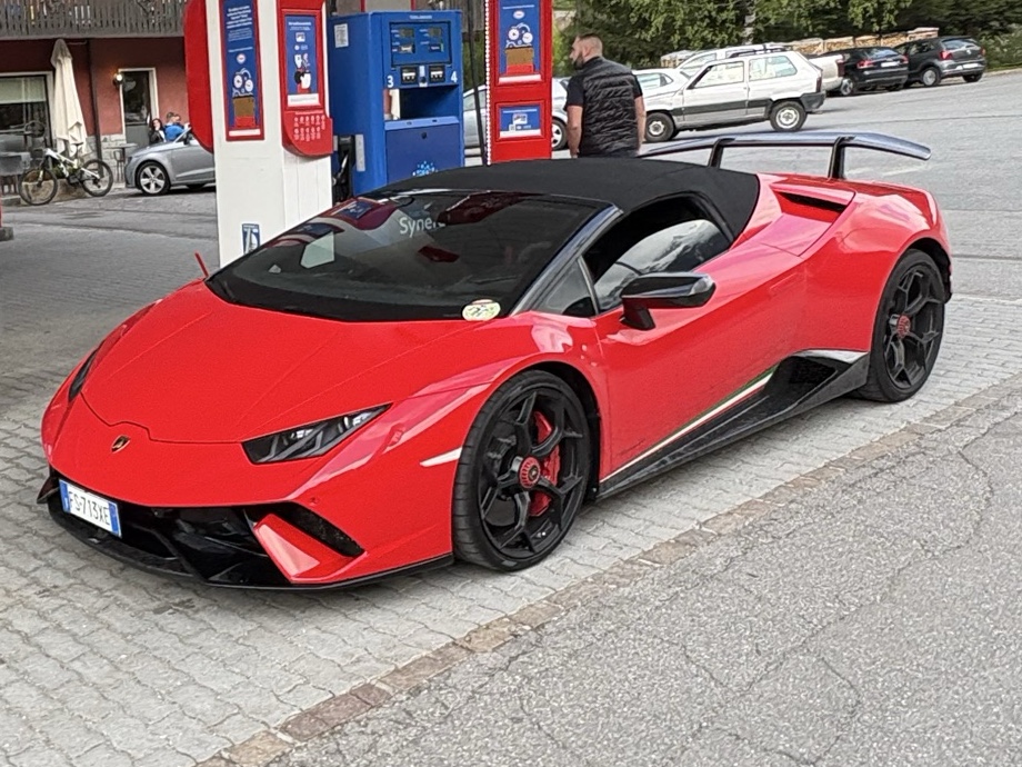 Lamborghini Huracán LP640-4 Performante Spyder