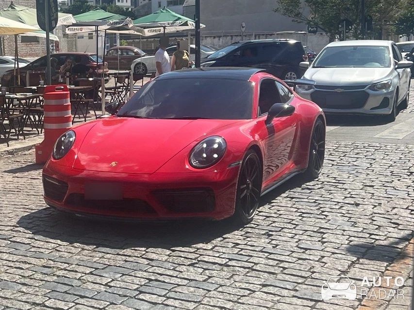 Porsche 991 GT2 RS spotted in Curitiba