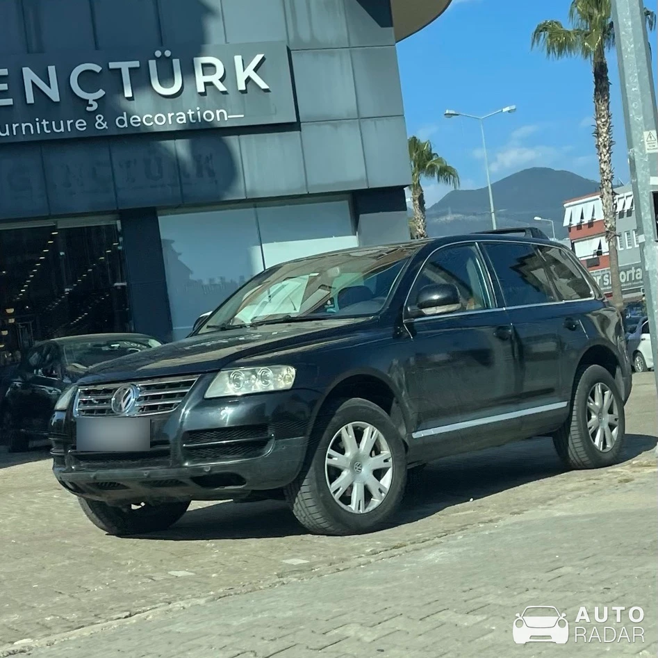 Volkswagen Touareg spotted