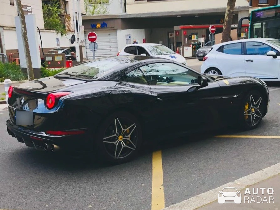Ferrari California T spotted in Boulogne-Billancourt, France