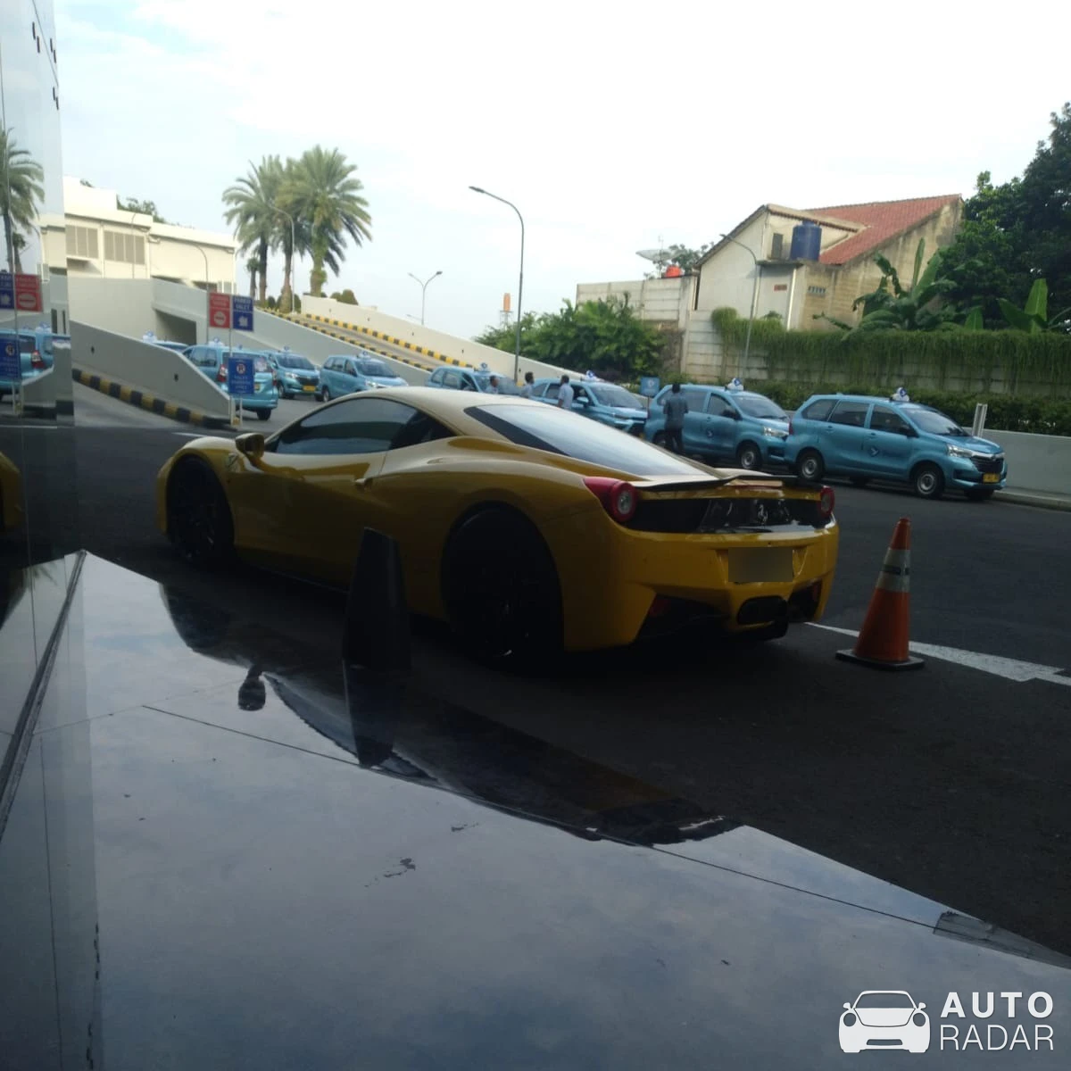 Ferrari 458 Italia spotted in Kabupaten Bogor, Indonesia