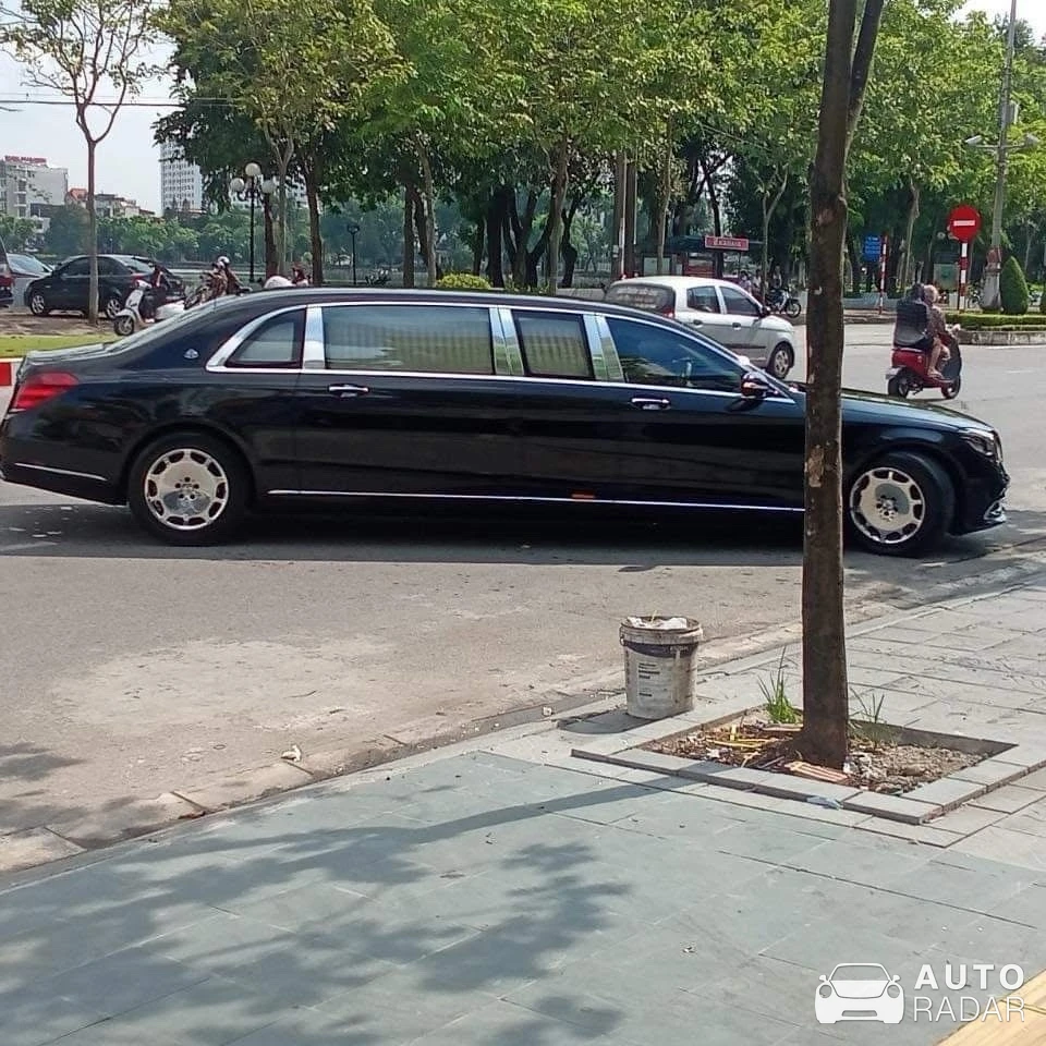 Mercedes-Maybach S 650 Pullman spotted in Hải Dương
