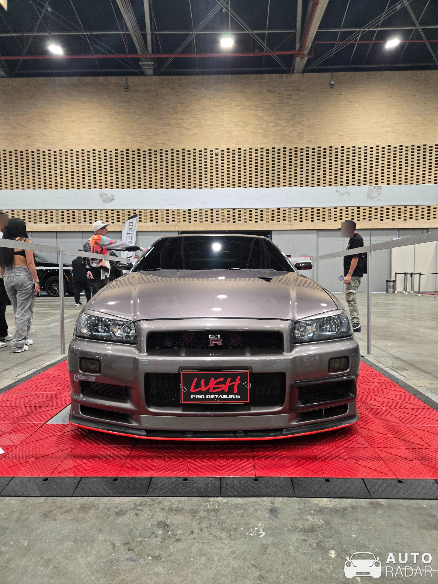 Nissan Skyline R34 GT-R V-Spec II spotted in Bogotá, Colombia