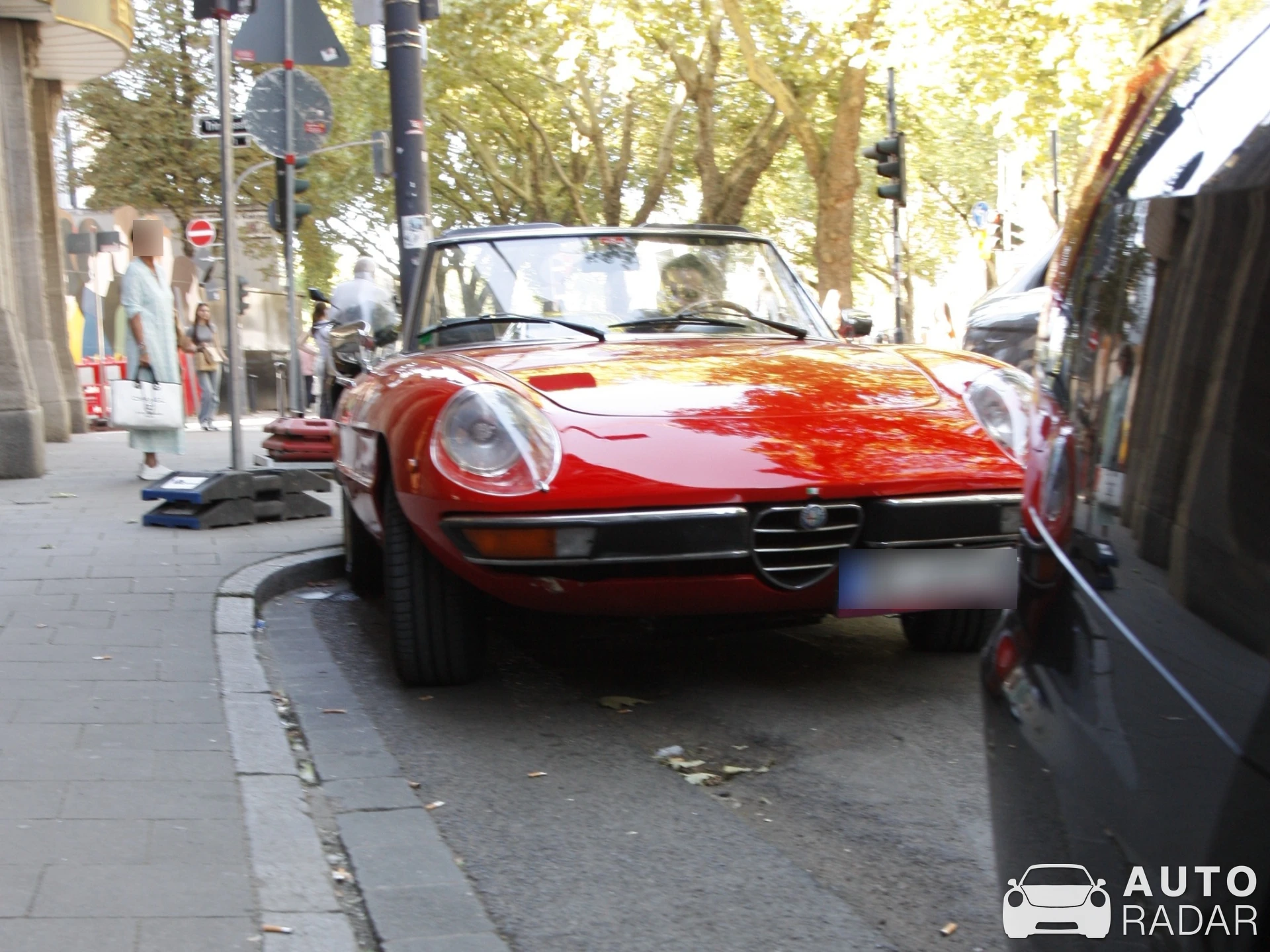 Alfa Romeo Spider Series 2 Coda Tronca spotted in Düsseldorf