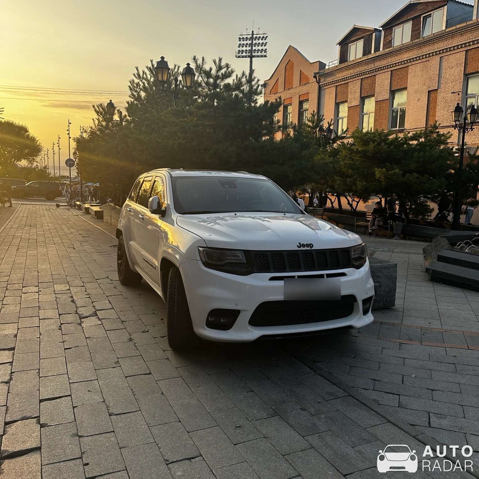Jeep Grand Cherokee SRT 2017 spotted in Владивосток