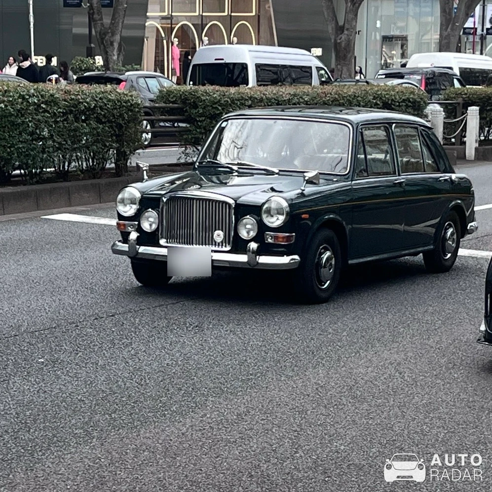 Vanden Plas Princess 1300 spotted in Minato City