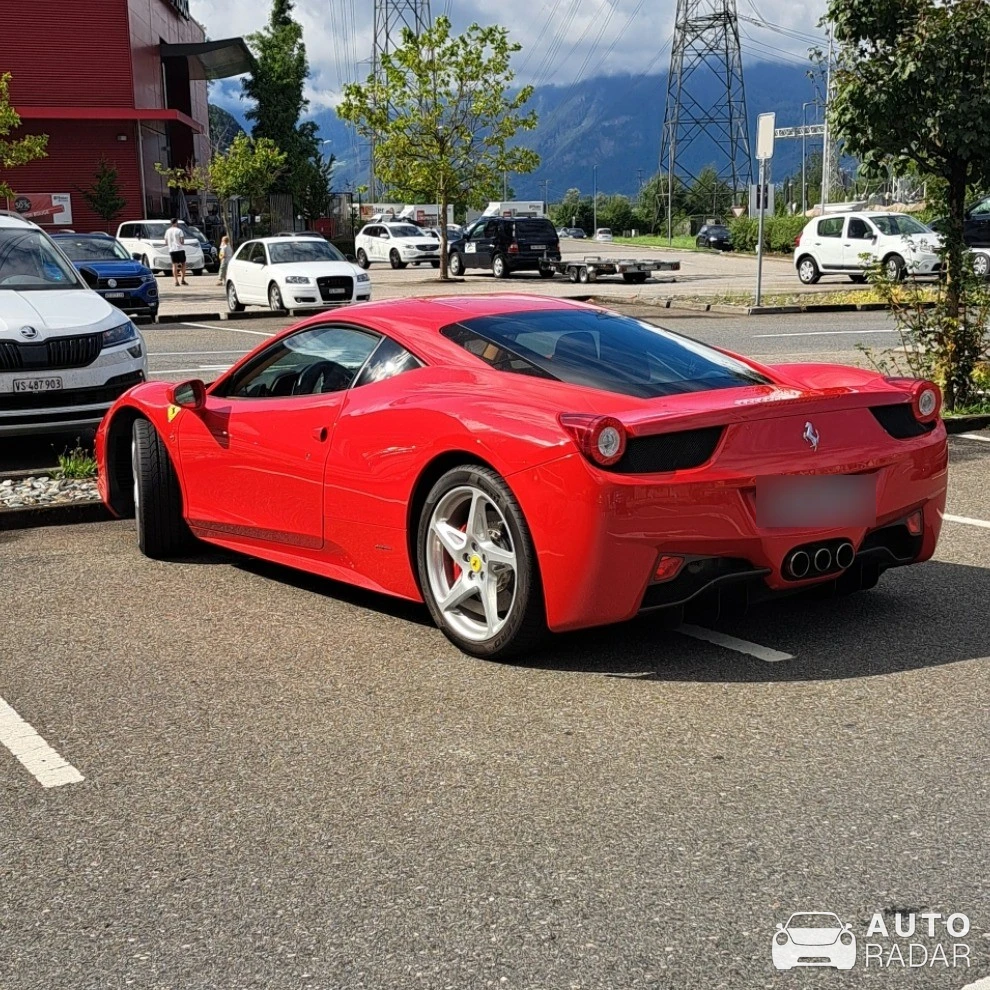 Ferrari 458 Italia spotted in Villeneuve, Suisse