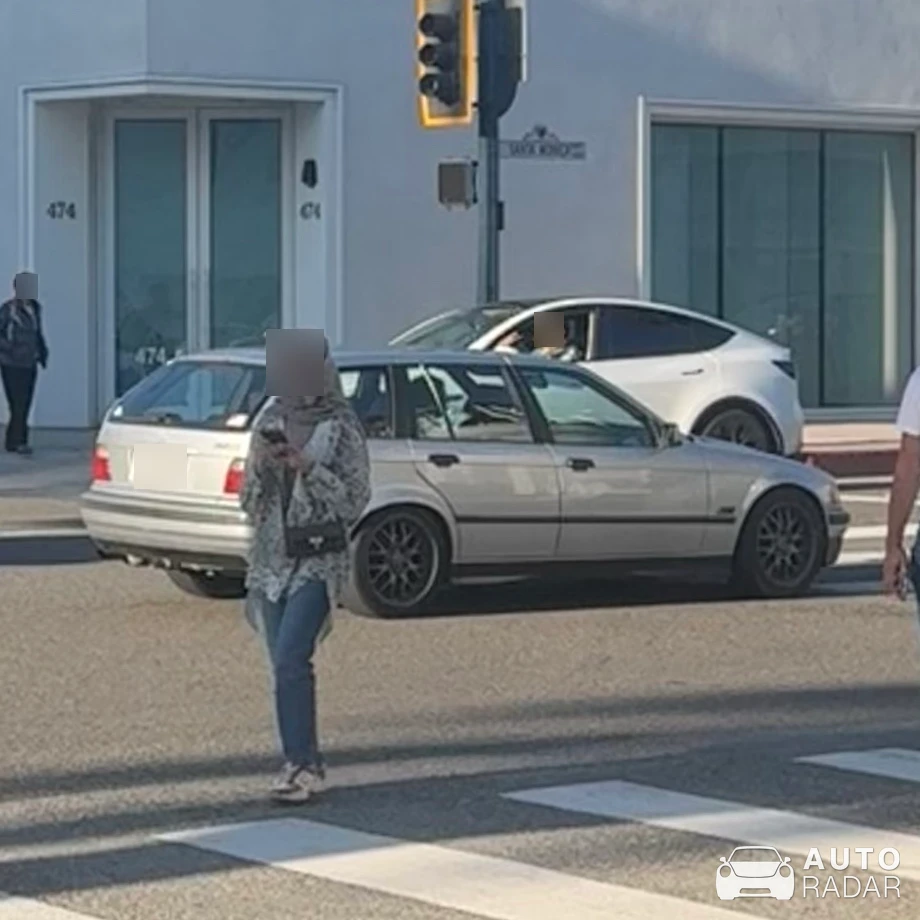 BMW 3 Series E36 Touring spotted in Beverly Hills