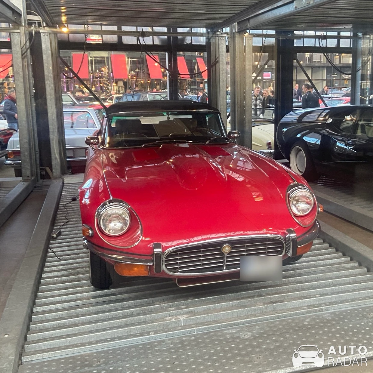 Jaguar E-Type Series 3 V-12 Roadster spotted in Düsseldorf