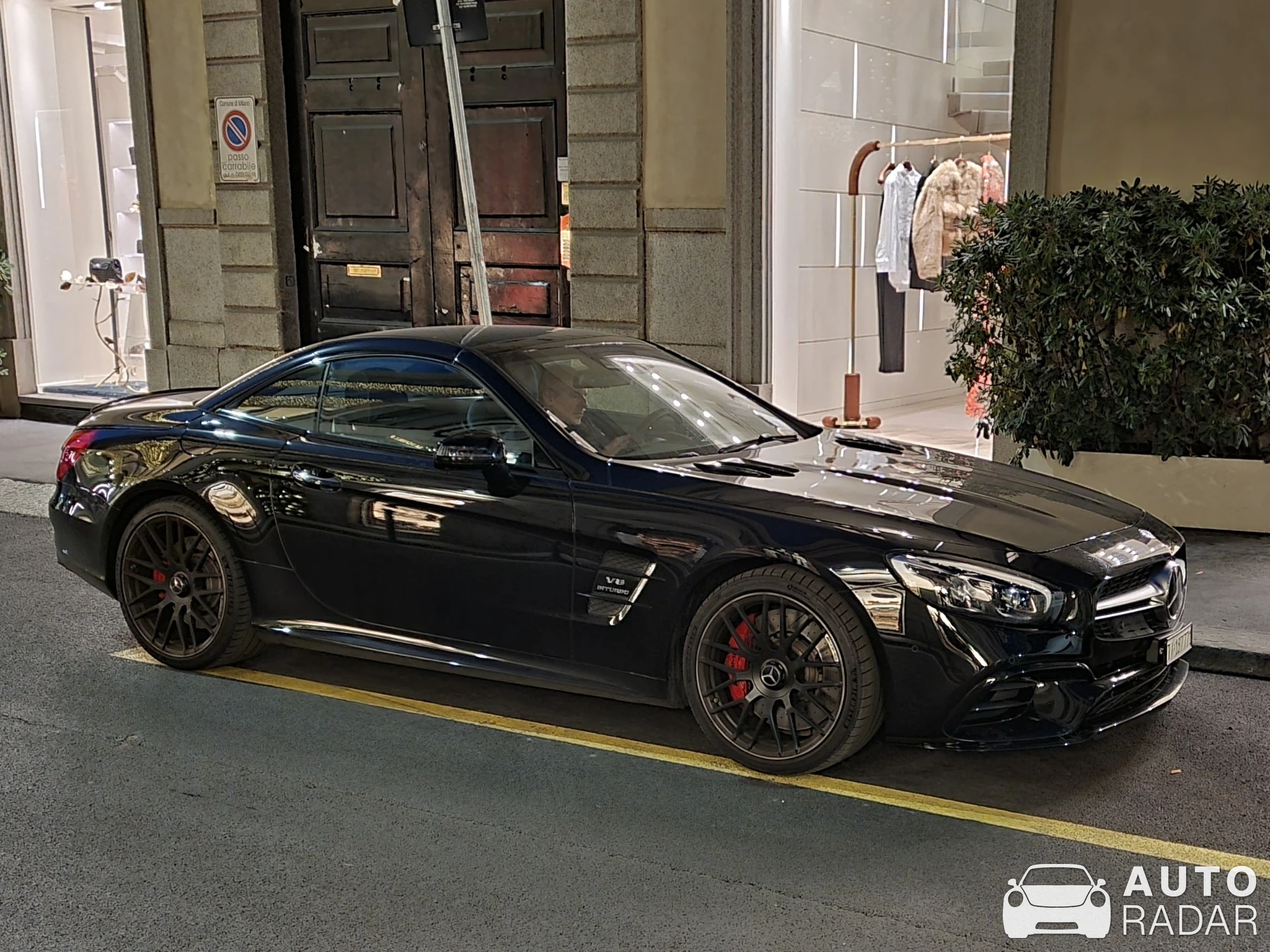 Mercedes-AMG SL 63 R231 2016 spotted in Milano, Italia