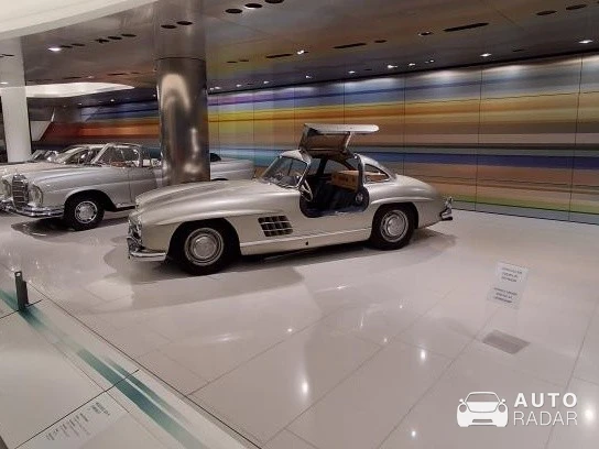 Mercedes-Benz 300SL Gullwing spotted in Monaco, Monaco