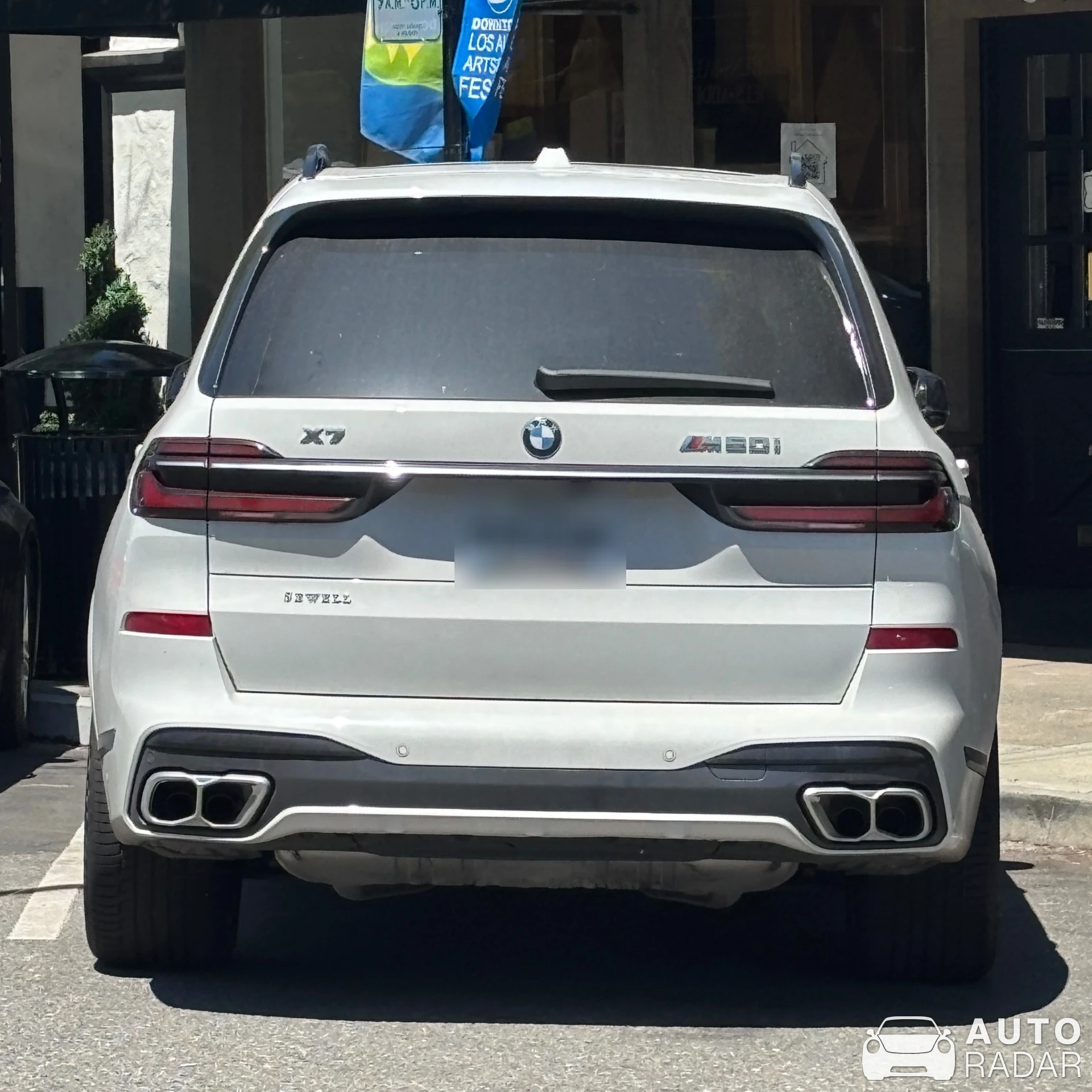 BMW X7 M60i xDrive G07 spotted in Los Altos, USA