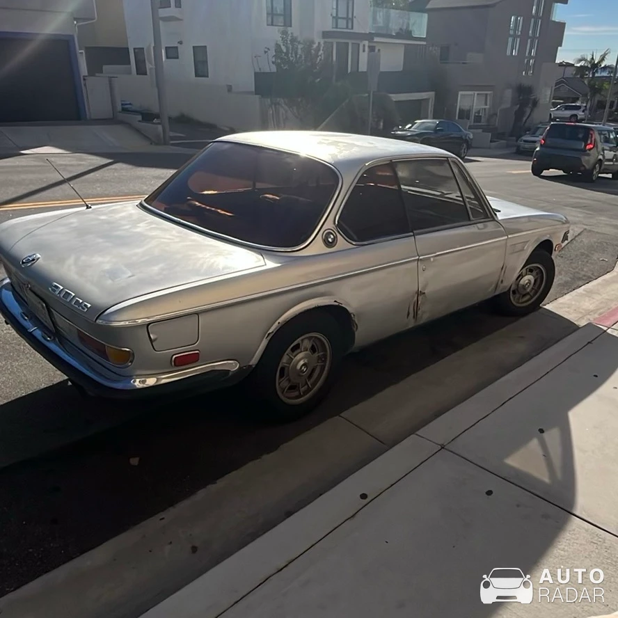 BMW 3.0 CS E9 spotted in Hermosa Beach, United States