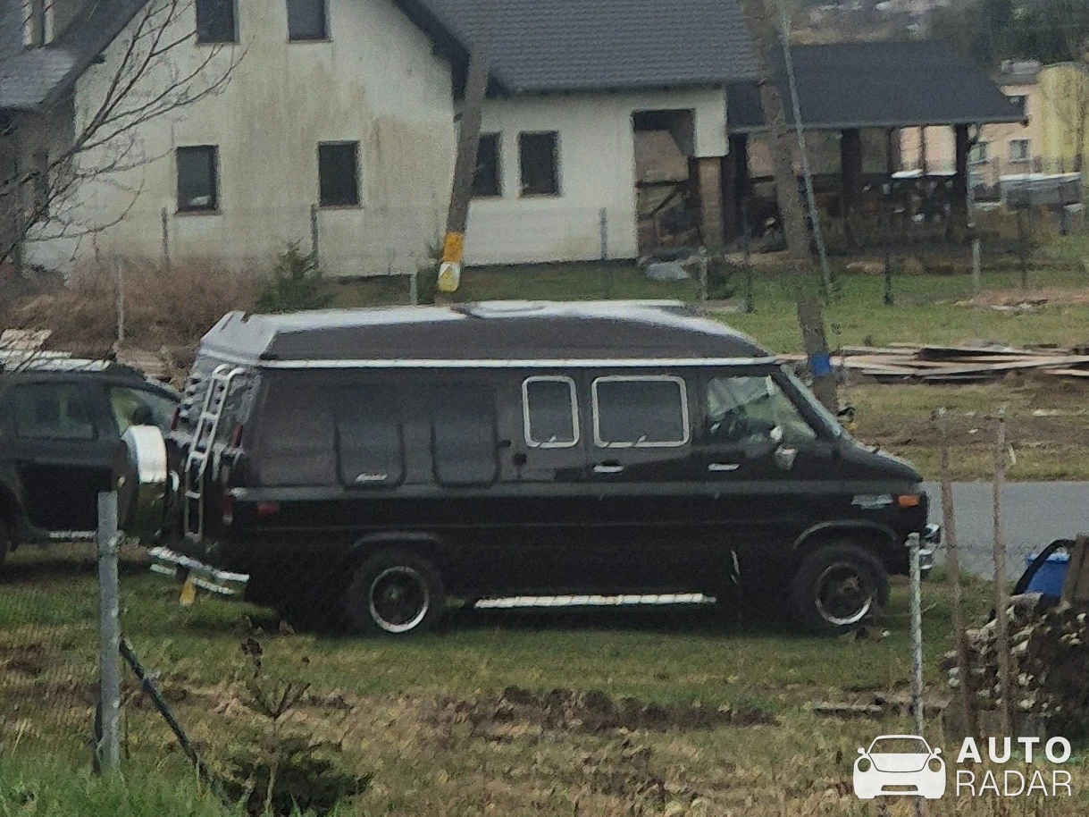 Chevrolet G20 spotted in Czernica