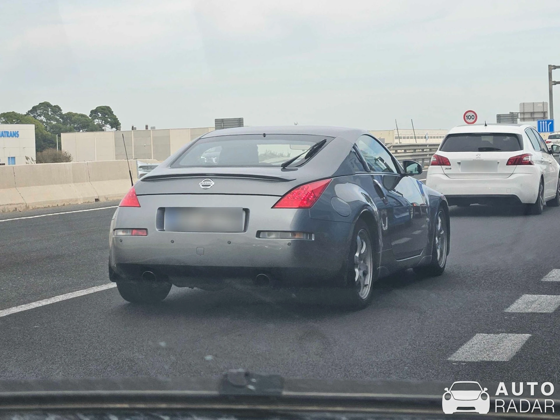 Nissan 350Z spotted in Riba-roja de Túria, Spain