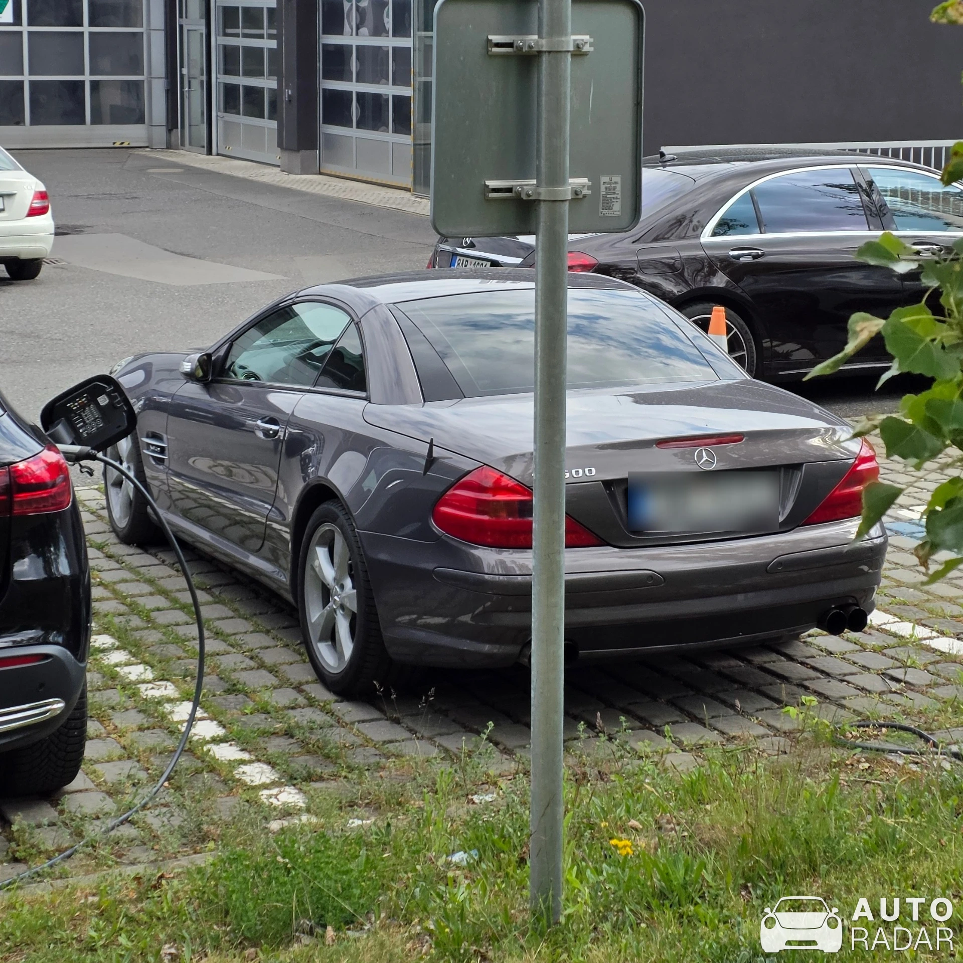 Mercedes-Benz SL 500 R230 spotted in Praha