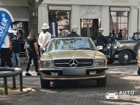 Mercedes-Benz SL 380 R107 spotted in Berlin