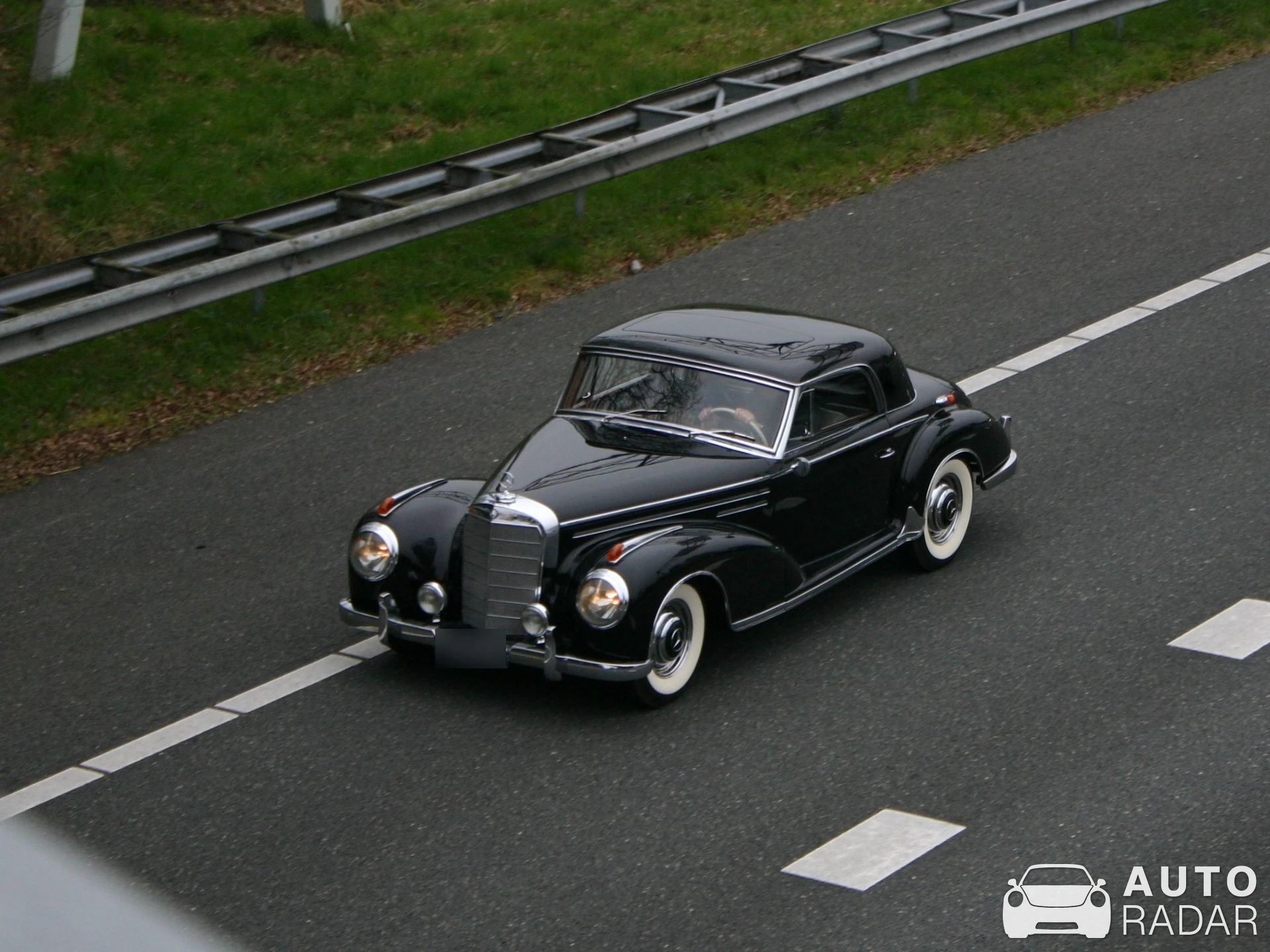 Mercedes-Benz 300S spotted in Hengelo