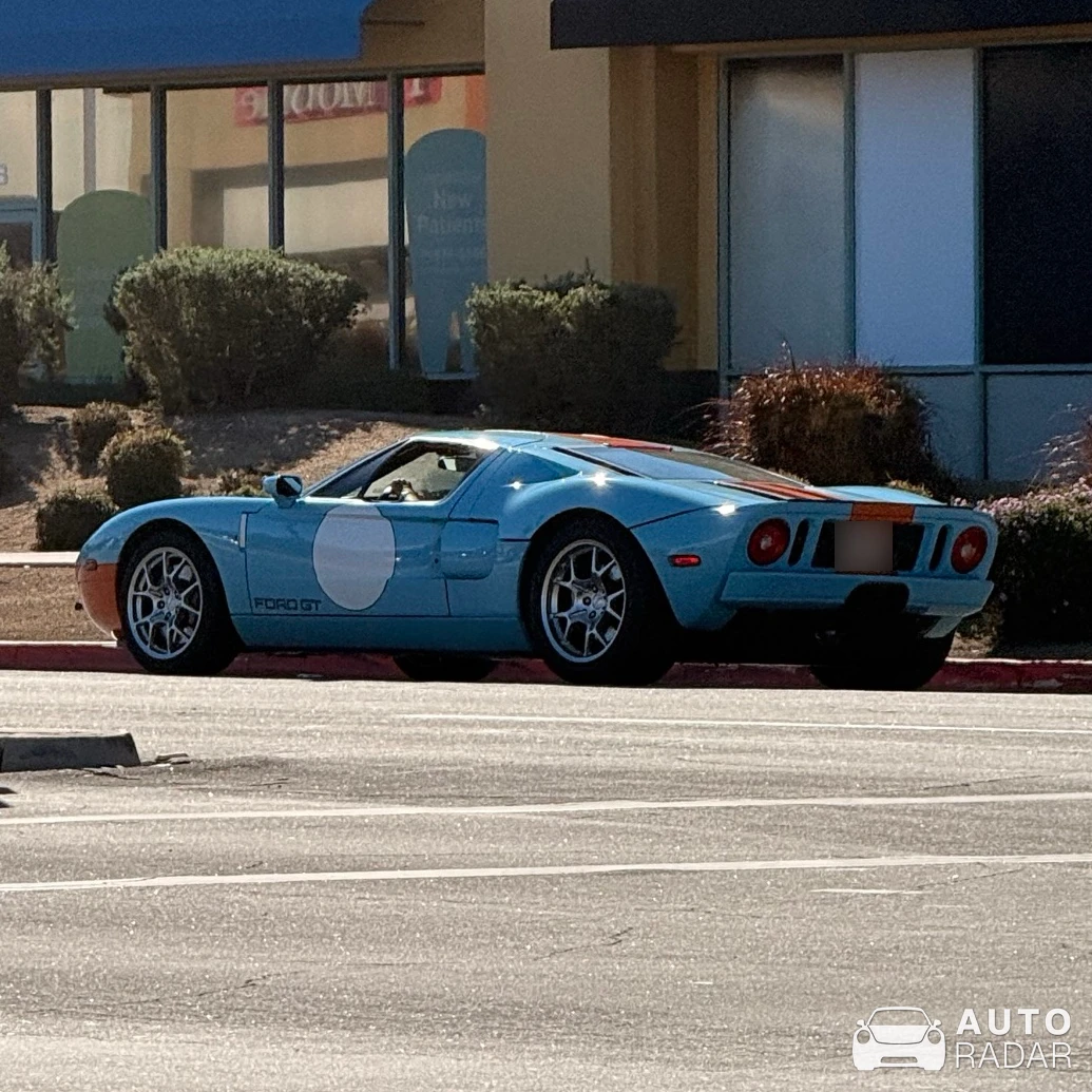 Ford GT 2005 Heritage Edition spotted in Palm Desert