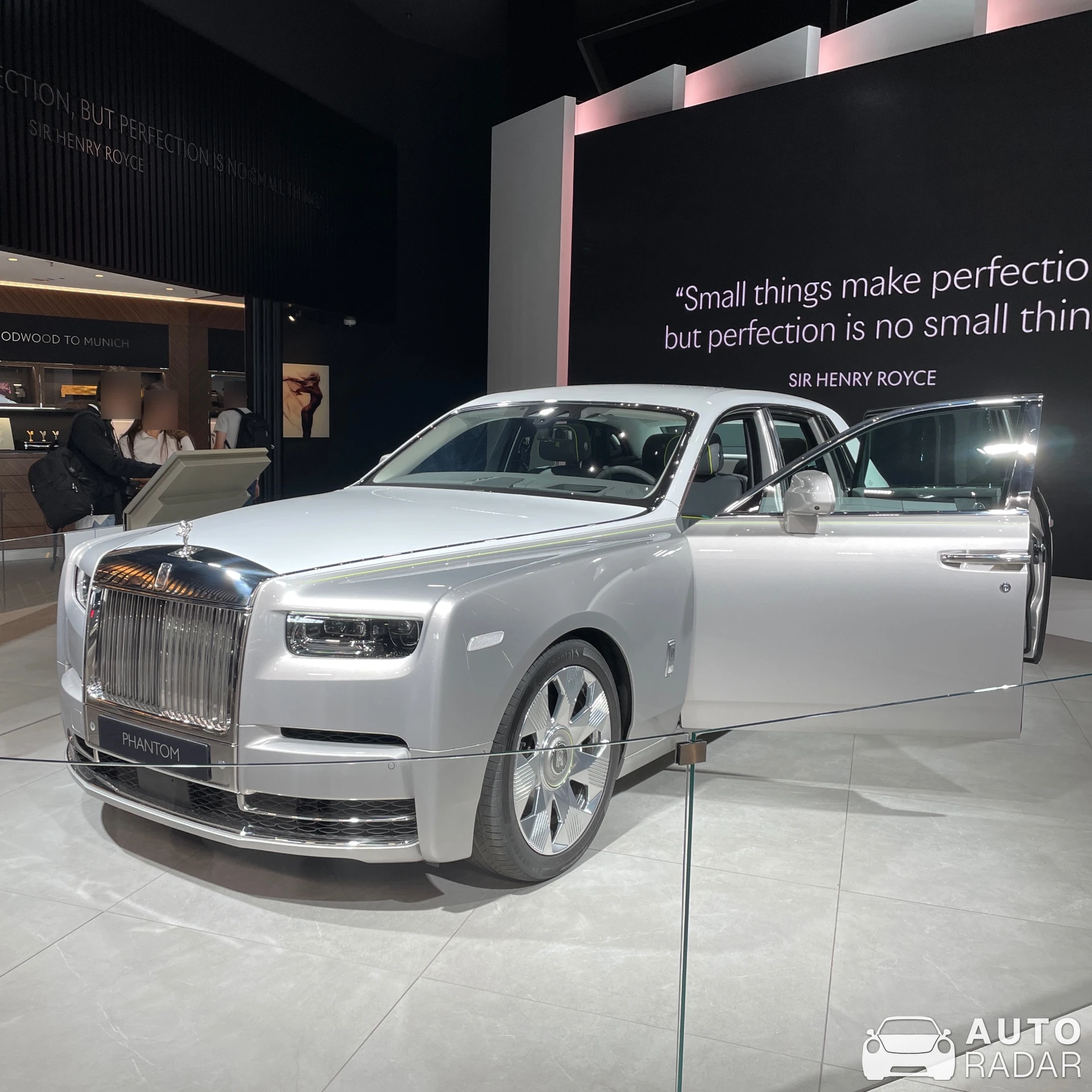 Rolls-Royce Phantom VIII spotted in München, Tyskland