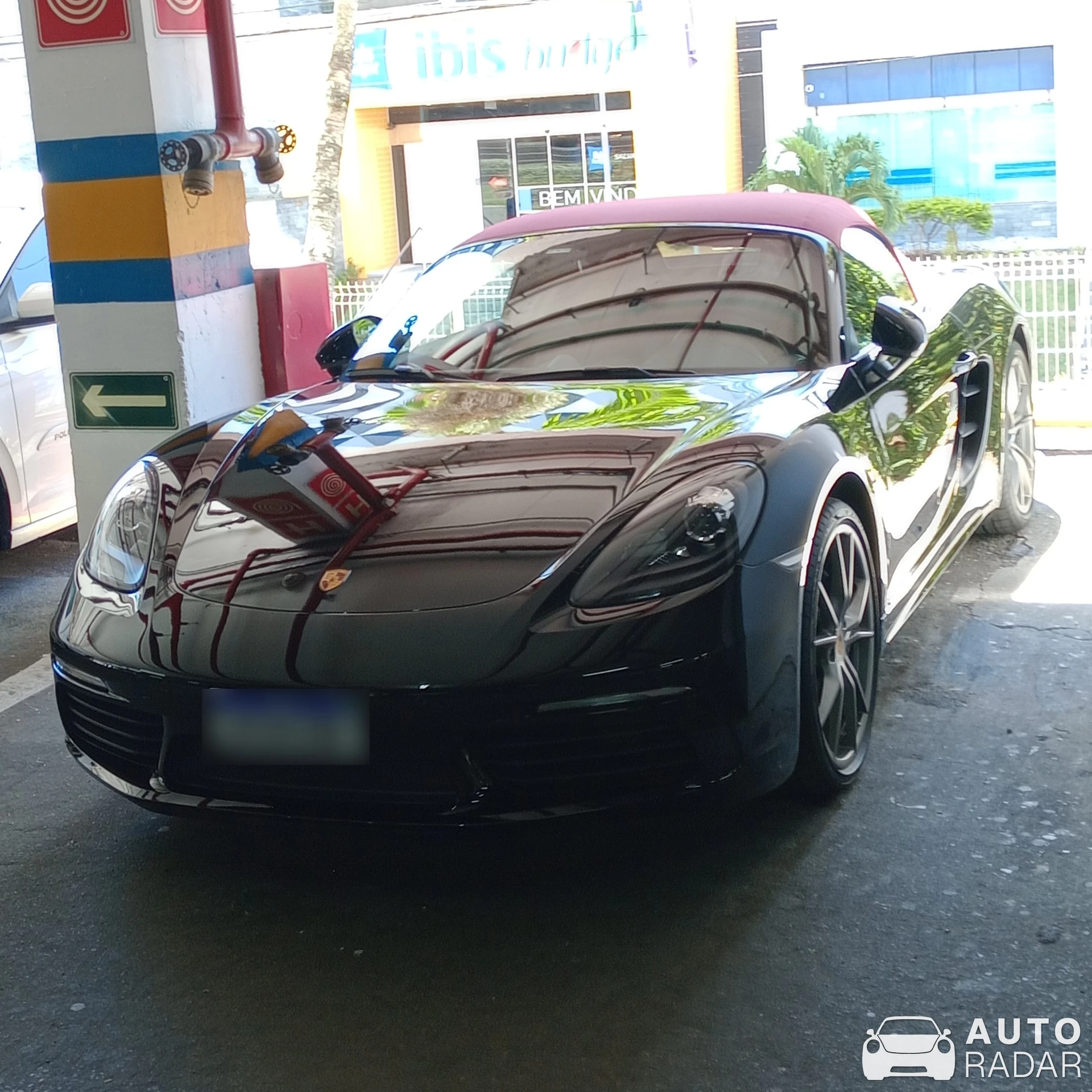 Porsche 718 Boxster GTS spotted in Caminho das Árvores, Brazil