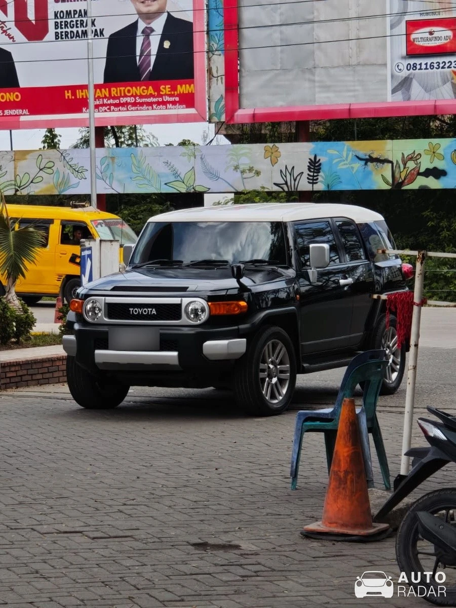 Toyota FJ Cruiser spotted in Medan