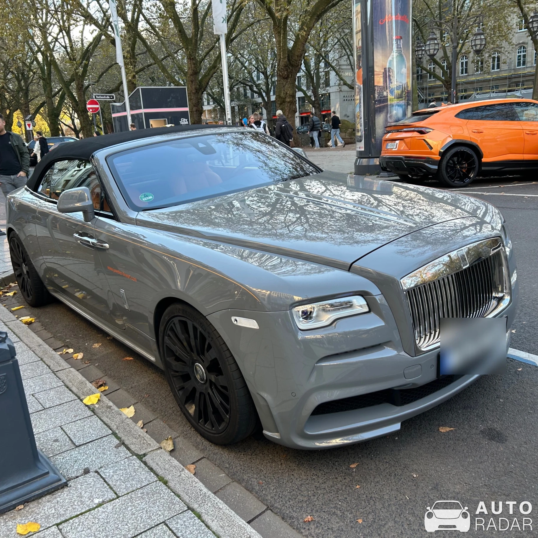 Rolls-Royce Dawn spotted in Düsseldorf, Deutschland