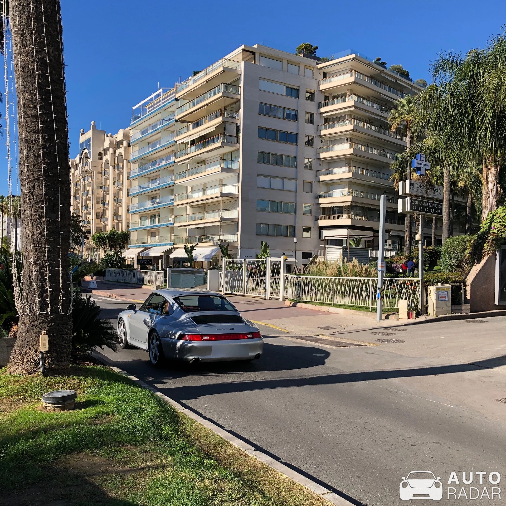 Porsche 911 Carrera 3.0 spotted in Cannes, France