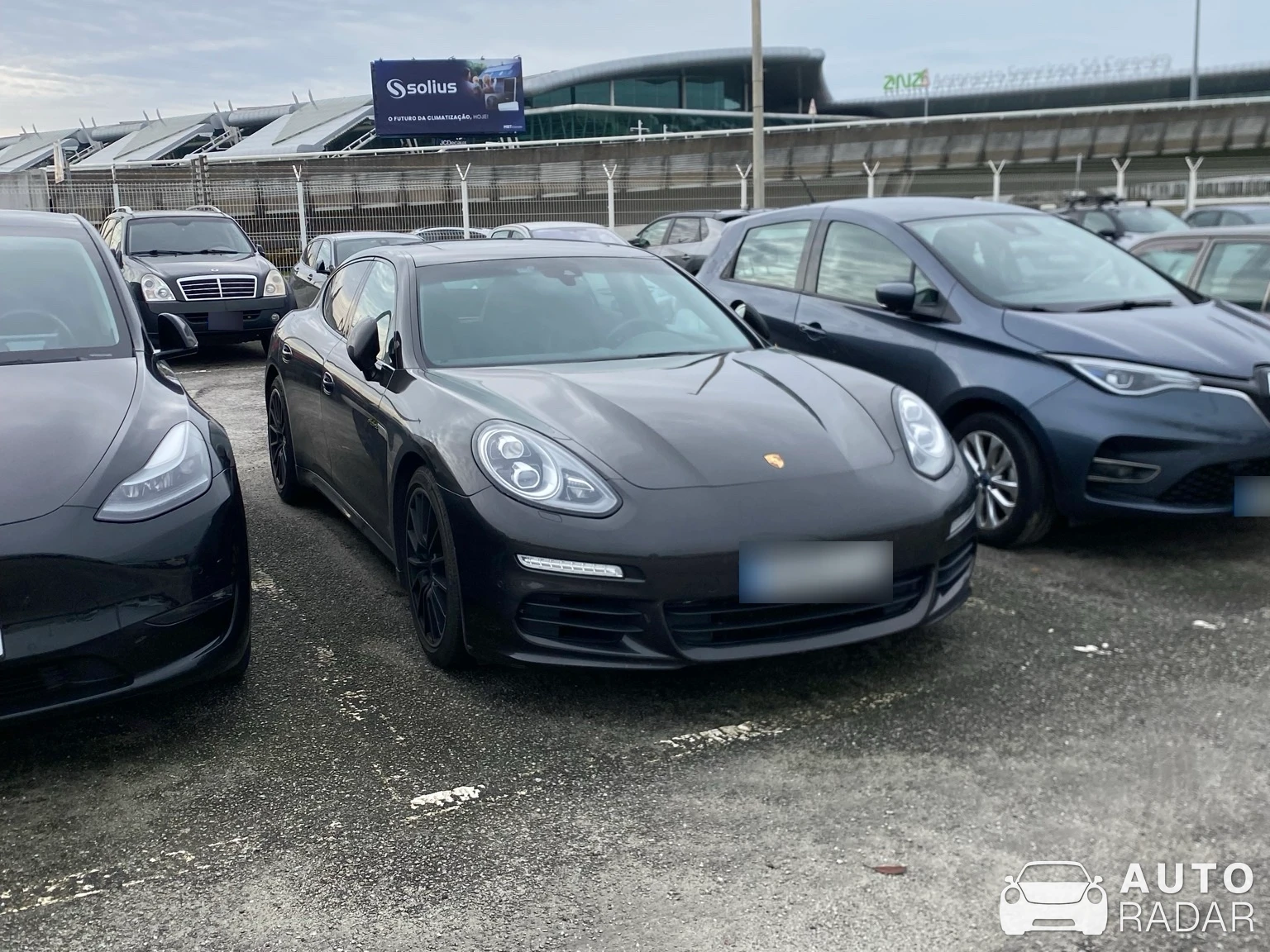 Porsche 970 Panamera S E-Hybrid spotted in Moreira