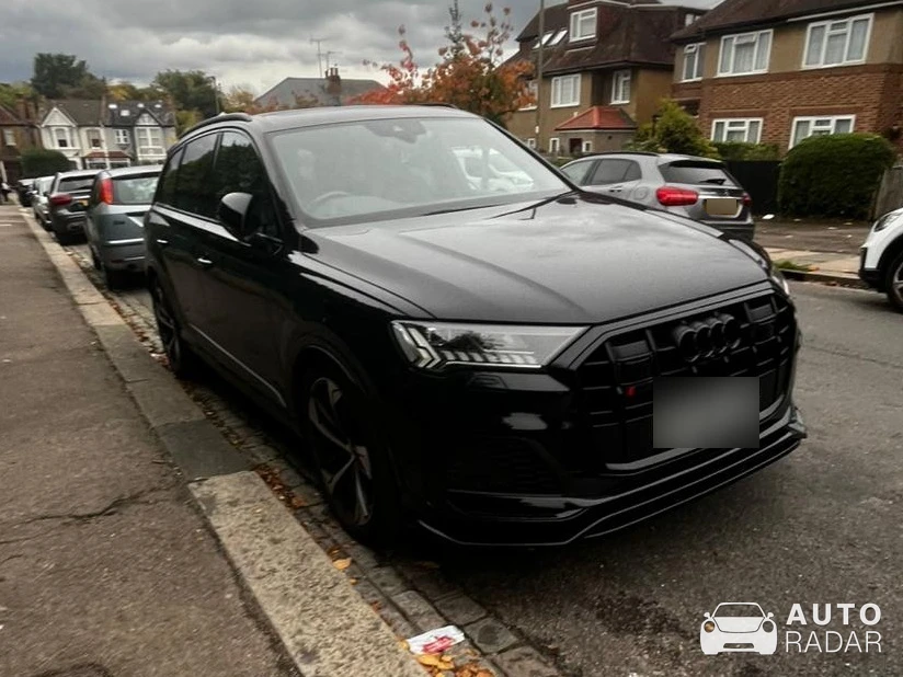 Audi SQ7 4M spotted in Barnet, United Kingdom