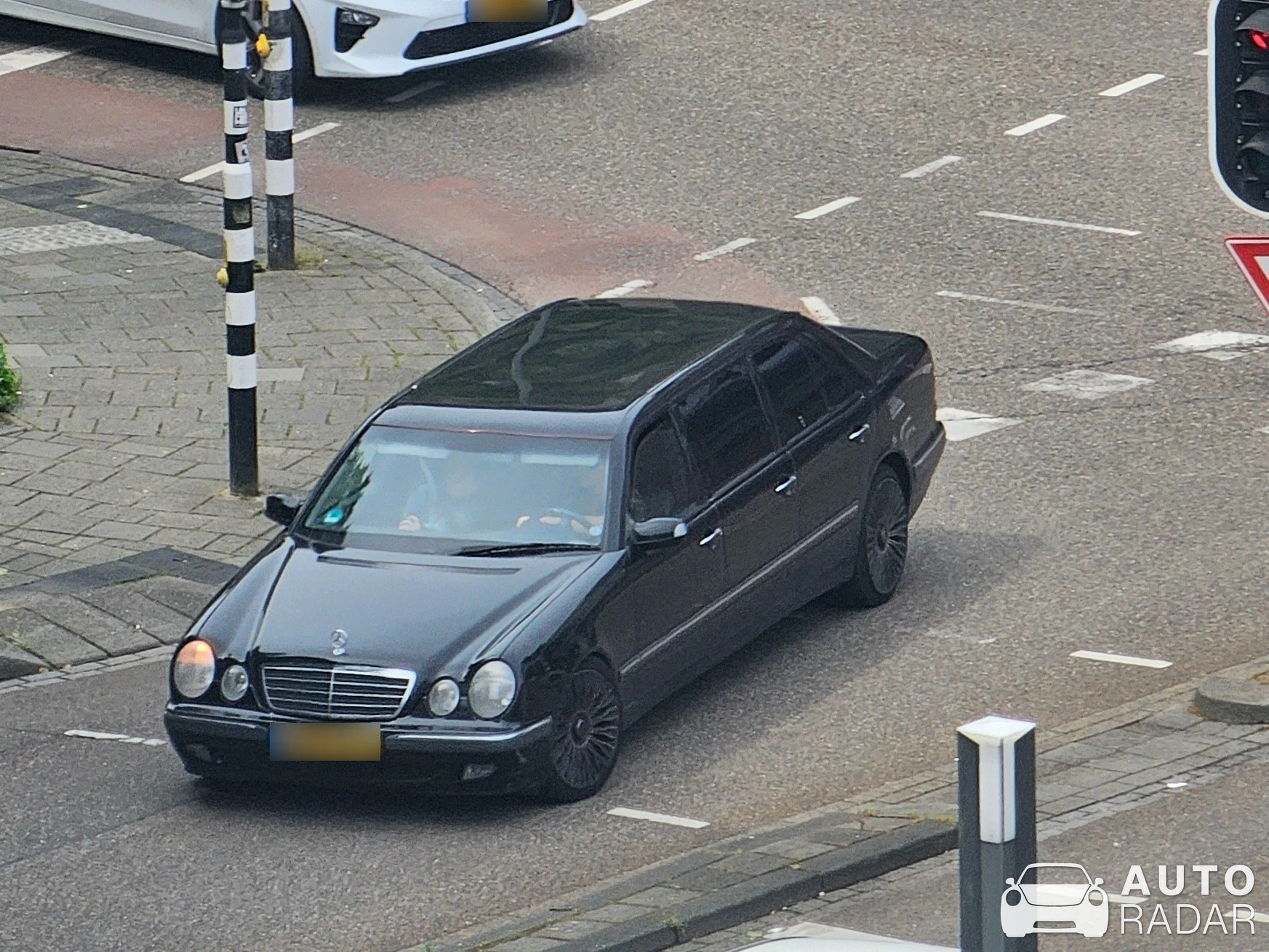 Mercedes-Benz E-Klasse W210 Limousine spotted in Heerlen