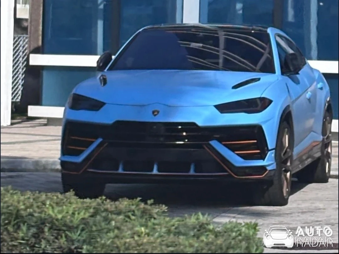 Lamborghini Urus Performante spotted in Córdoba, Argentina
