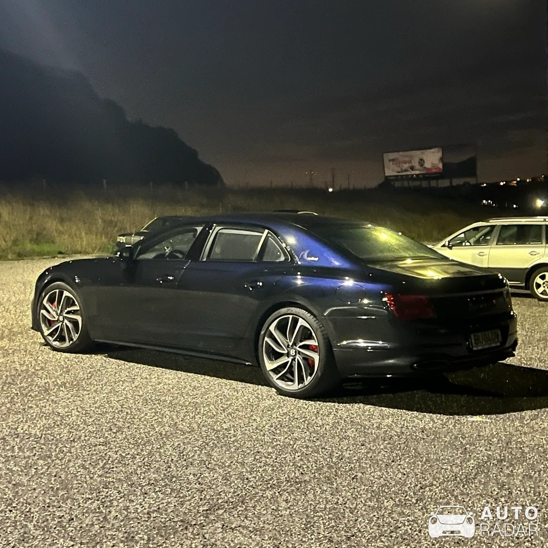 Bentley Flying Spur Speed 2023 spotted in Caneças