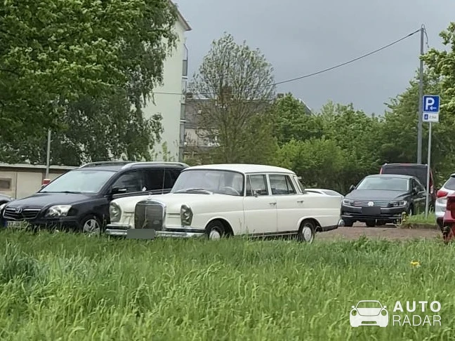 Mercedes-Benz 250 SE spotted in Zwönitz