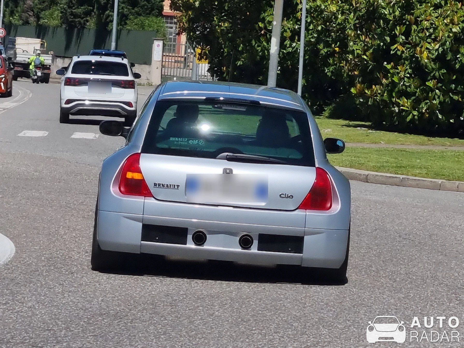 Renault Clio V6 spotted in Como