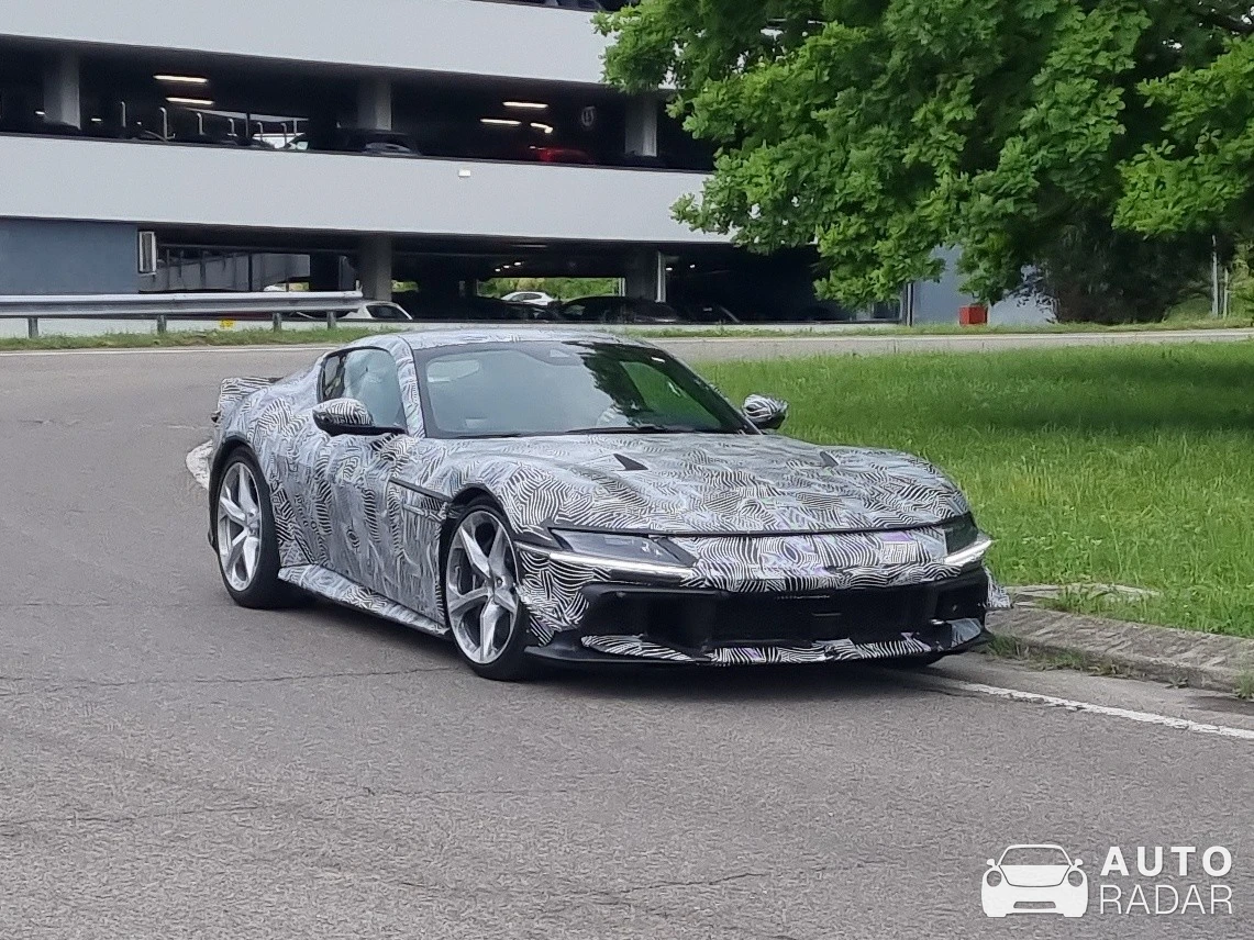 Ferrari 12Cilindri Mule spotted in Maranello, Italy
