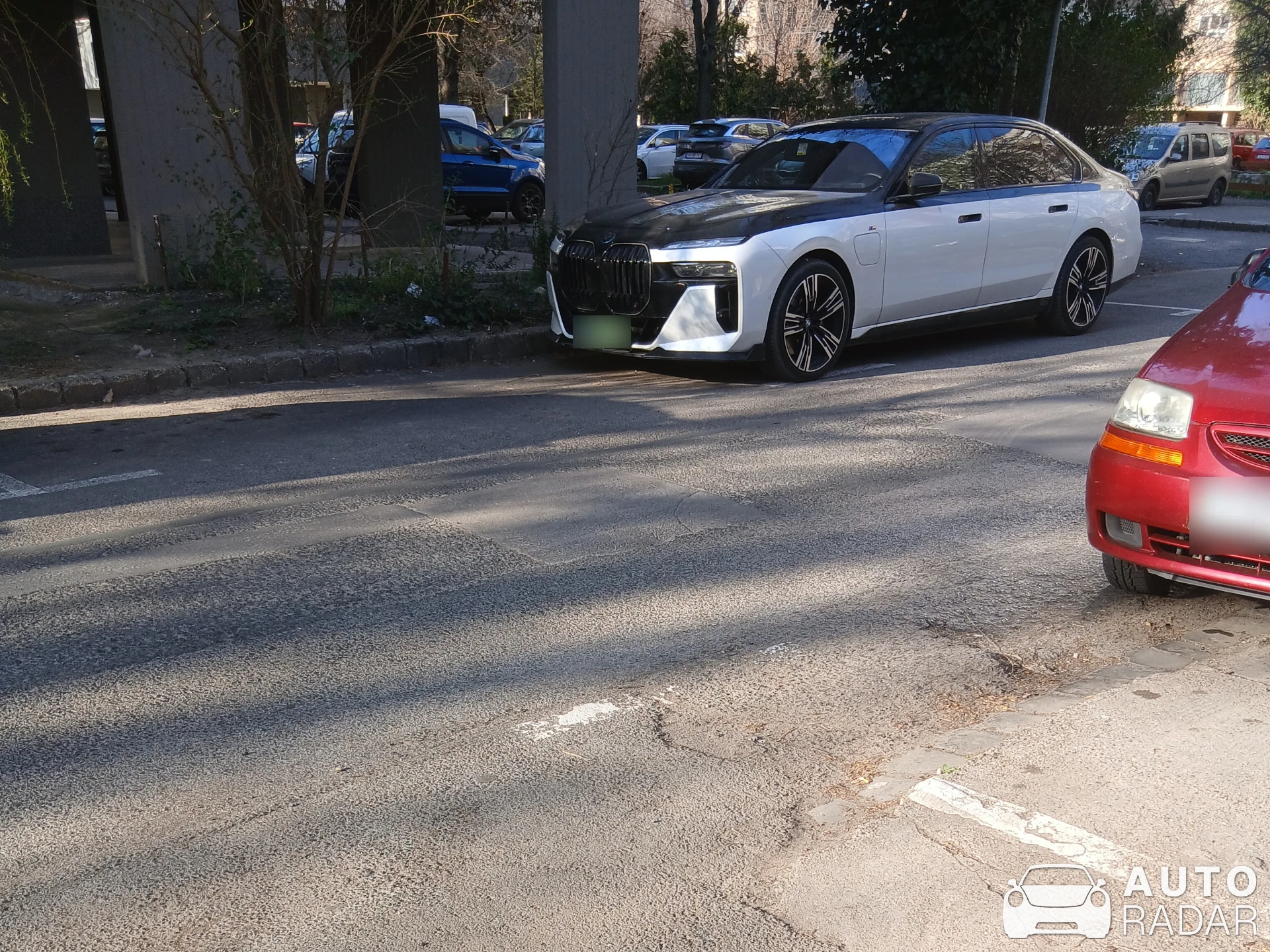 BMW M760e xDrive spotted in Budapest