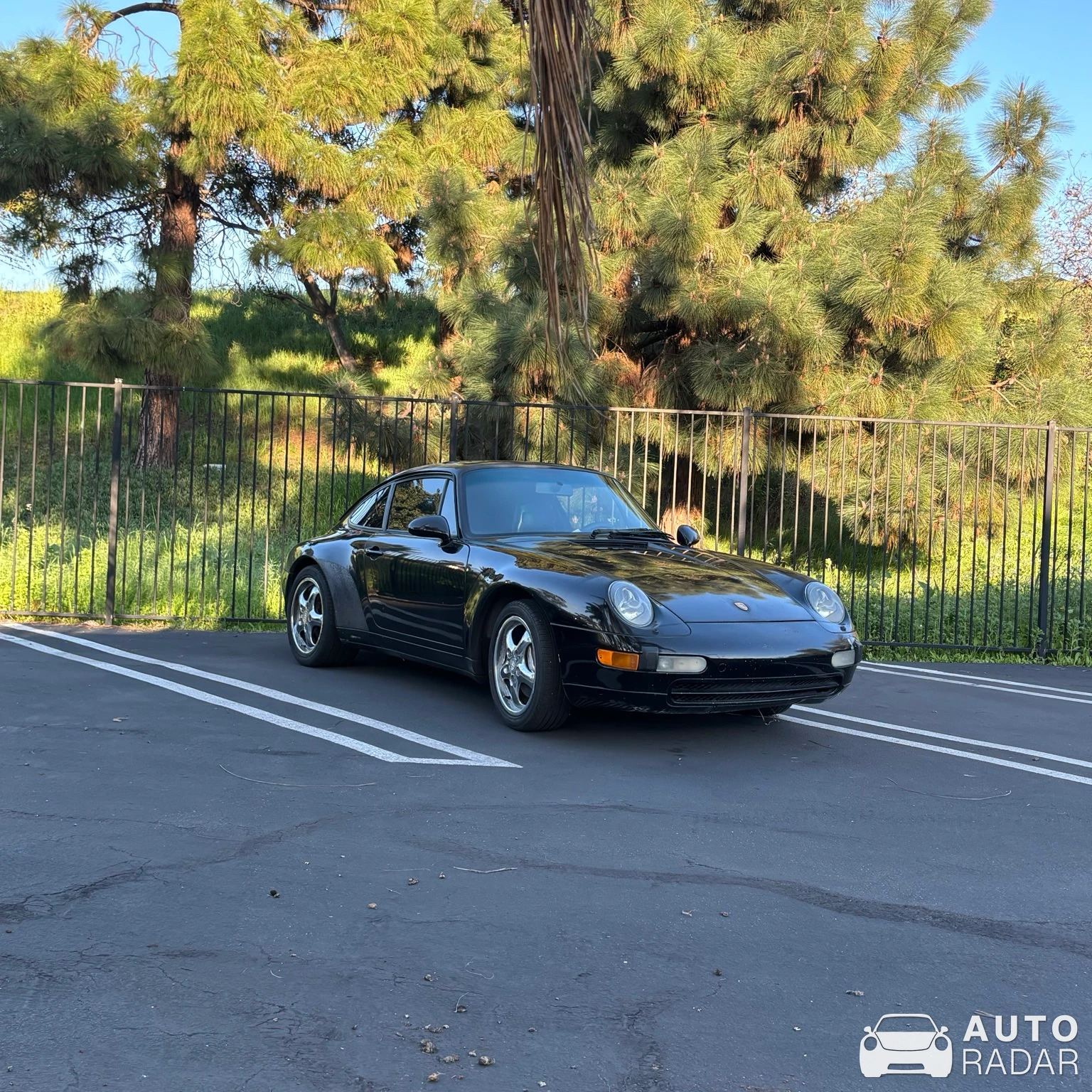 Porsche 993 Carrera spotted in Hawthorne, United States