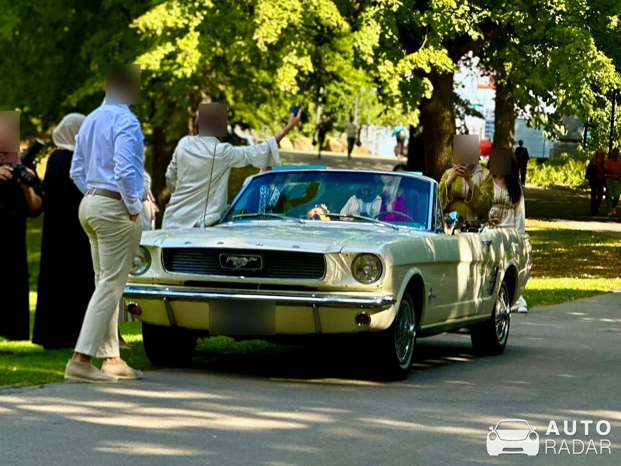 Ford Mustang Fastback Convertible spotted in Rotterdam