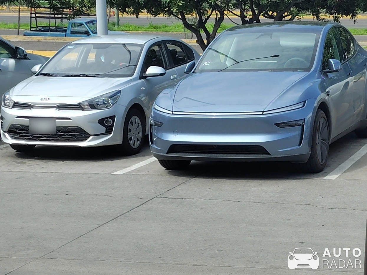 Tesla Model Y Juniper spotted in Zapopan