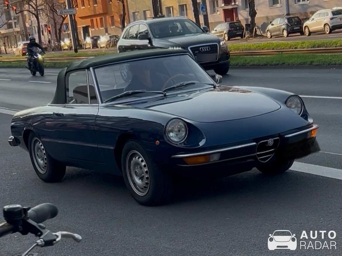 Alfa Romeo Spider 1.8 TBi spotted in Köln