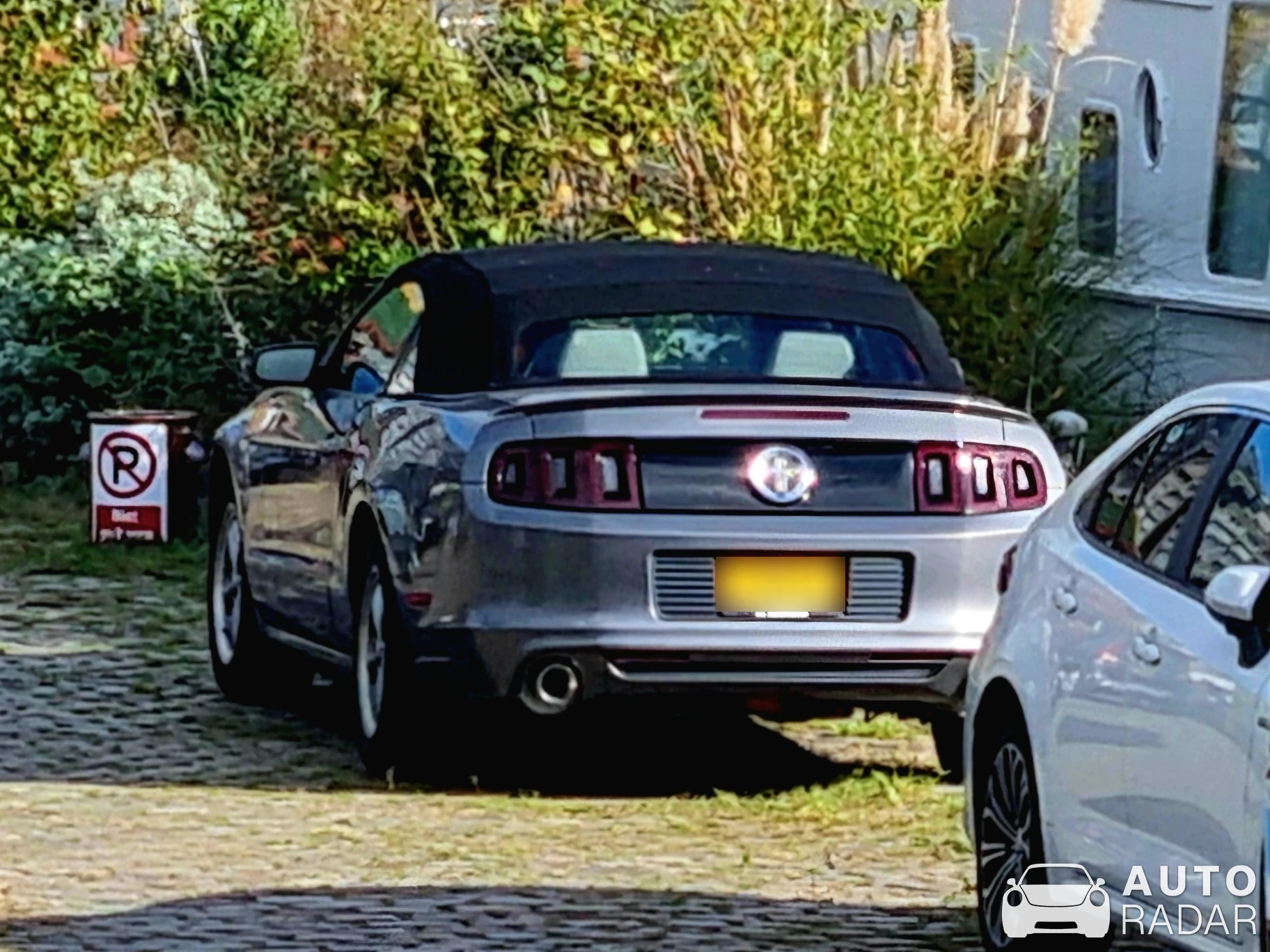 Ford Mustang GT Convertible 2011 spotted in Amsterdam, Netherlands
